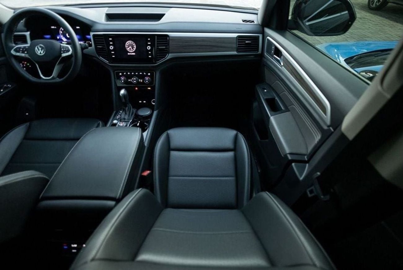 فولكس واجن تيرامونت Comfortline 3.6L Volkswagen Teramont Comfortline 2022 GCC under Agency Warranty with Flexible Down-P