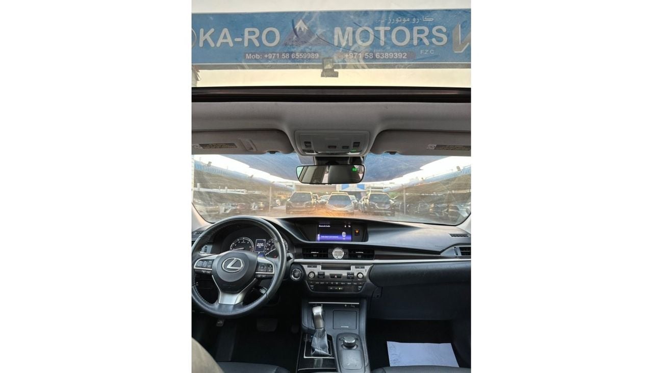 Lexus ES350 Platinum Lexus ES350 2018 with engine capacity 3.5 in perfect condition 163,000 km cable car