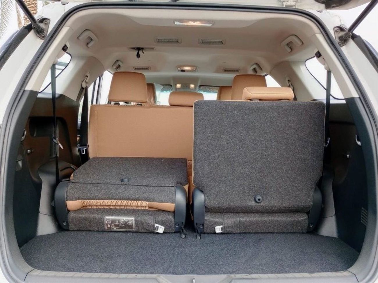 تويوتا فورتونر SR5 2023 A/T 4X4 , V4 2.7L Gasoline suv White color EXPORT ONLY