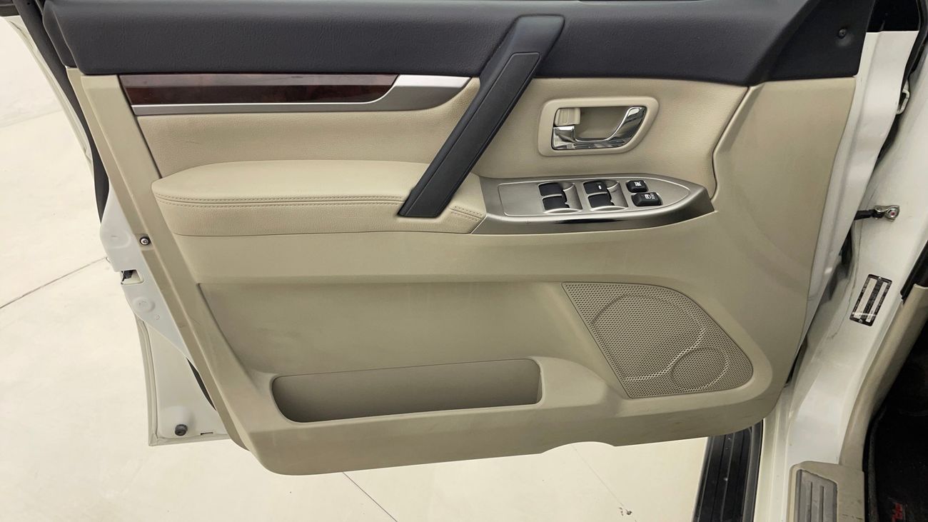 ميتسوبيشي باجيرو GLS TOP 3.5 | بدون دفعة مقدمة | اختبار القيادة في المنزل