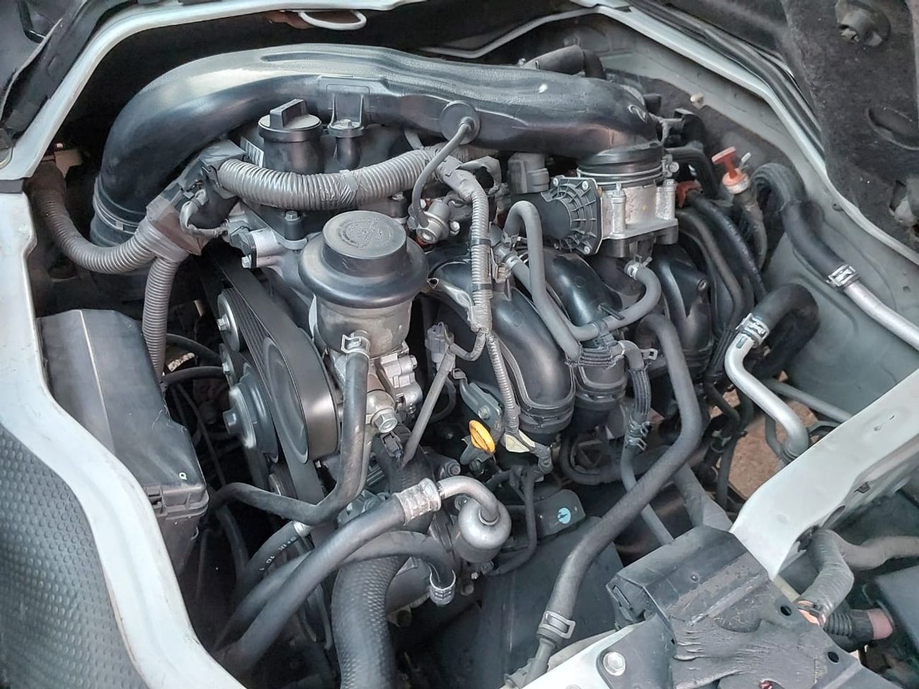 Toyota Hiace TOYOTA HIACE VAN AMBULANCE RHD 2012 MODEL 2.7 L PETROL AUTOMATIC(PM11200)