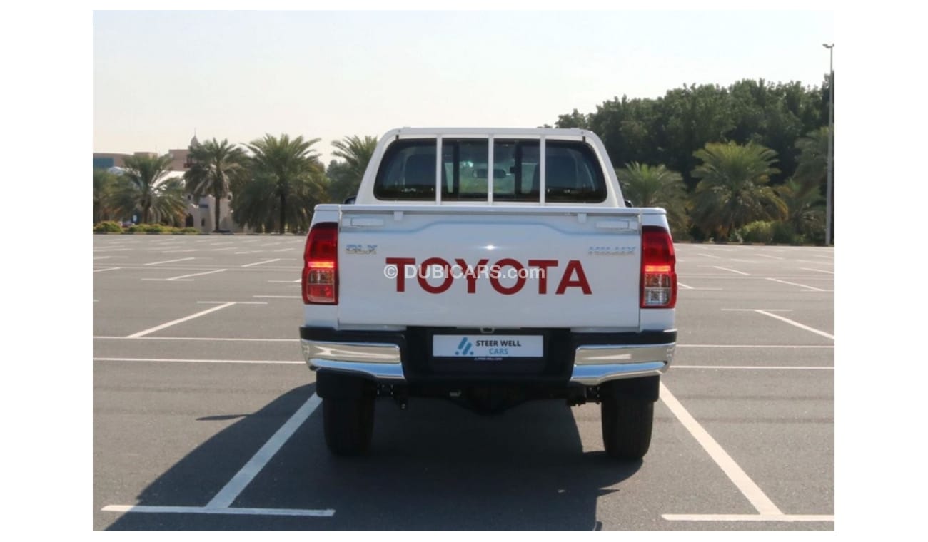 Toyota Hilux 2022 | 4X4 BASIC DLX-E - DSL M/T WITH FABRIC SEATS GCC SPECS - EXPORT ONLY