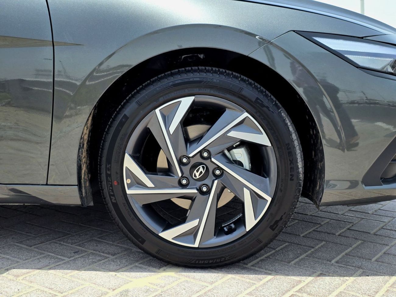 هيونداي إلانترا HYUNDAI ELANTRA 1.6L - CVT - GLX - ELITE - GRAY INSIDE BLACK 