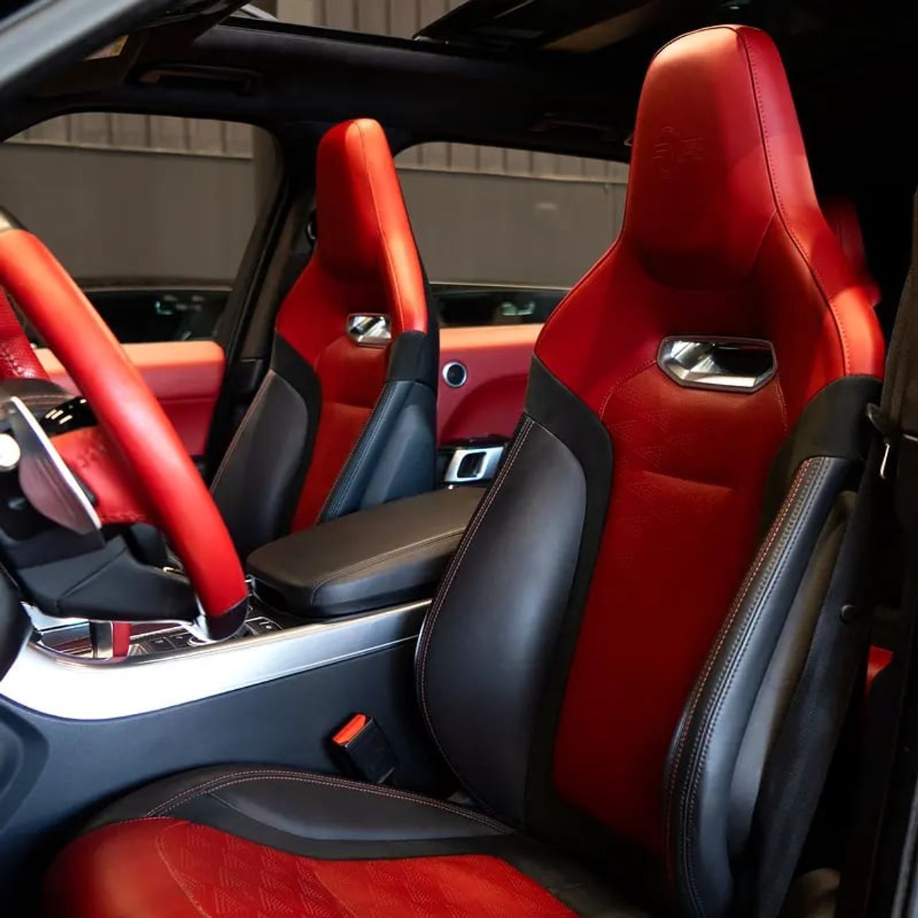 لاند روفر رينج روفر سبورت SVR 5.0L (550 HP) AED 4,407 pm • 0% Downpayment • Range Rover Sport SVR Carbon Edition • 1 Year Warr