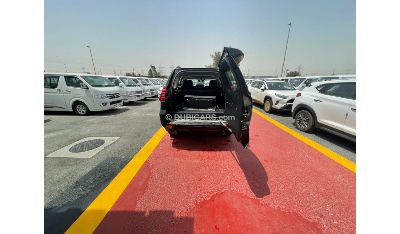 تويوتا برادو تويوتا برادو VX ، 2.8 لتر ، ديزل ، لون أسود ، عجلات كاملة ، للتصدير فقط