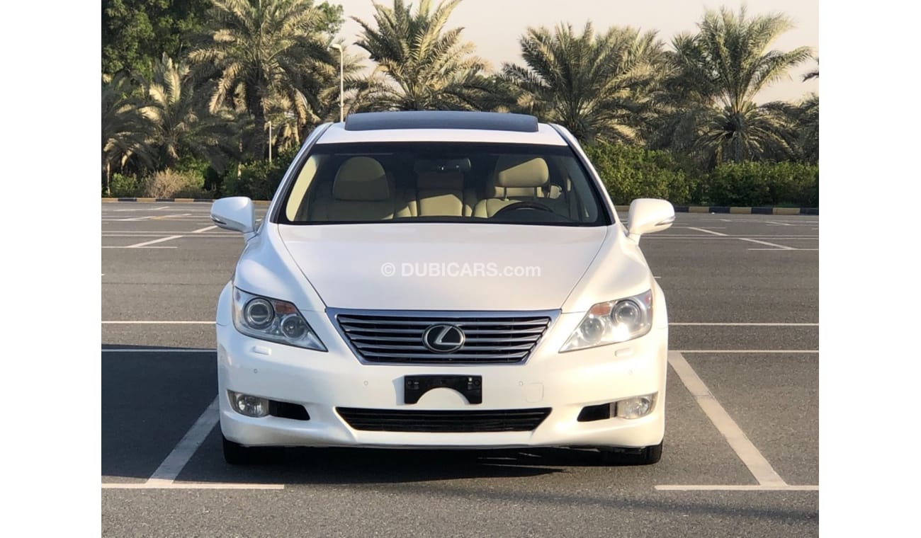 لكزس LS 460 لكزس Ls460 موديل 2012 خليجي حاله ممتازه من الداخل والخارج كراسي جلد ومثبت سرعه وتحكم كهربي كامل ونظا