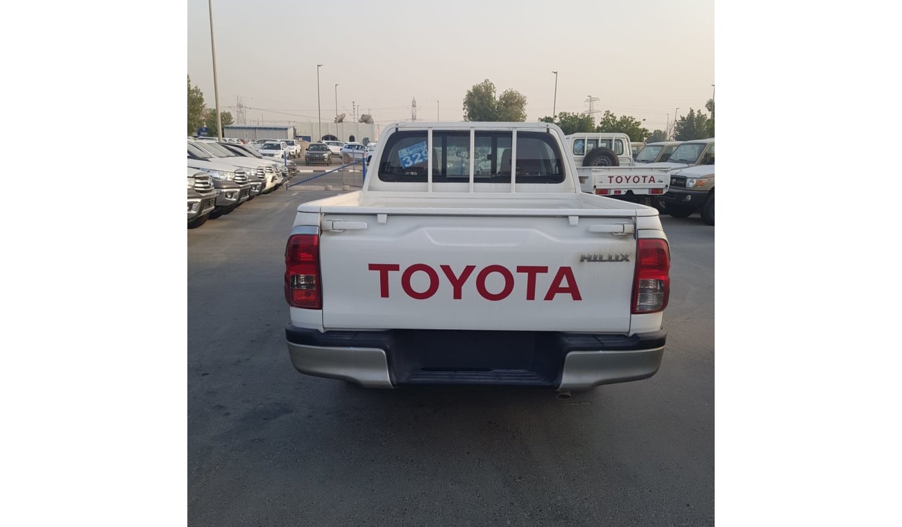 تويوتا هيلوكس Toyota Hilux 2.0Ltr 4X2