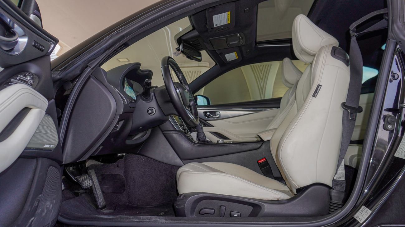 Infiniti Q60 PREMIUM LUXE
