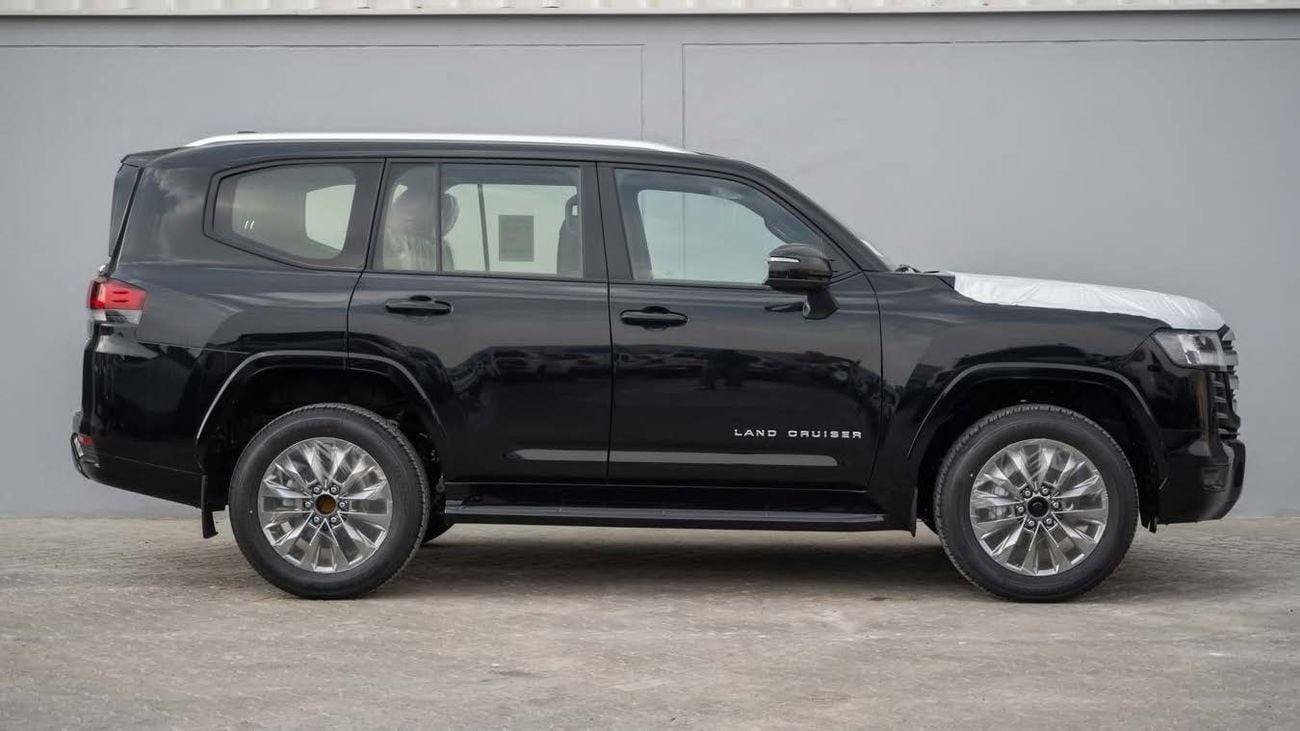 Toyota Land Cruiser Toyota Land Cruiser 300 GXR 3.3L Twin-Turbo Diesel (GCC Specs)