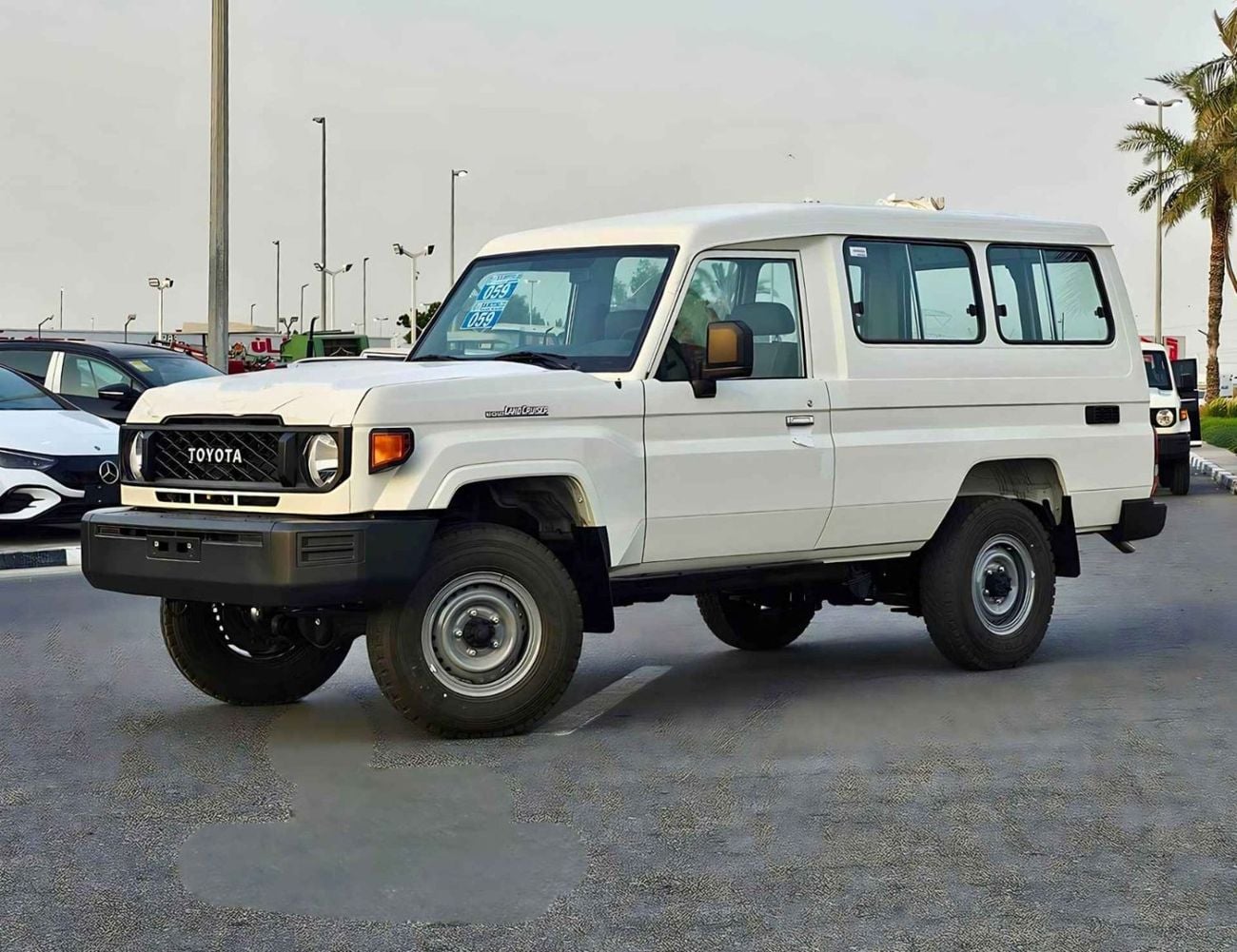 Toyota Land Cruiser 70 LC 78 HARDTOP 4.0L MT TOYOTA LAND CRUISER HARDTOP LC 78 / DIESEL 4.2L / 3 PORTAS Preço especial para