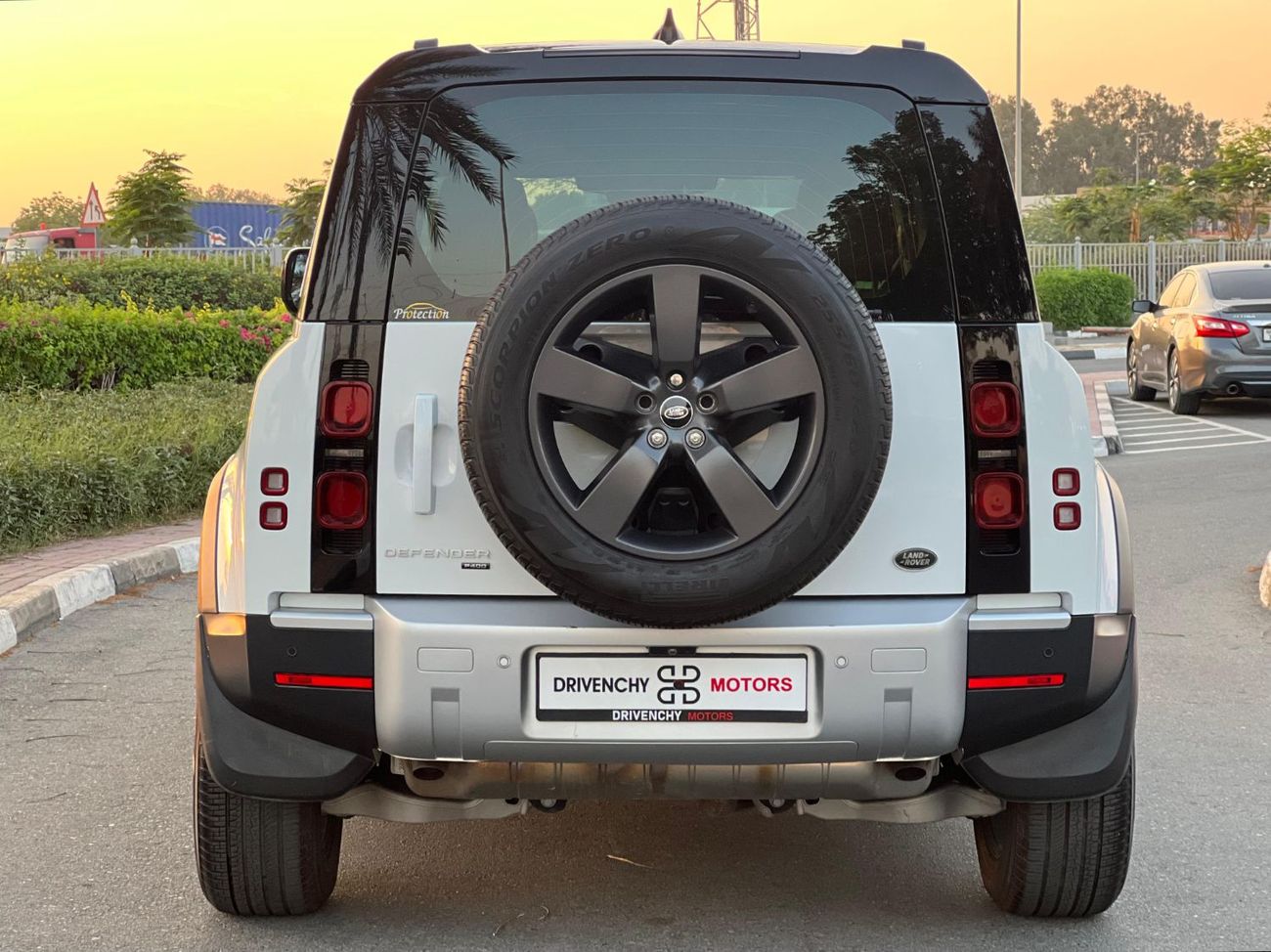 Land Rover Defender P400 110 S 3.0L (5 Seater)