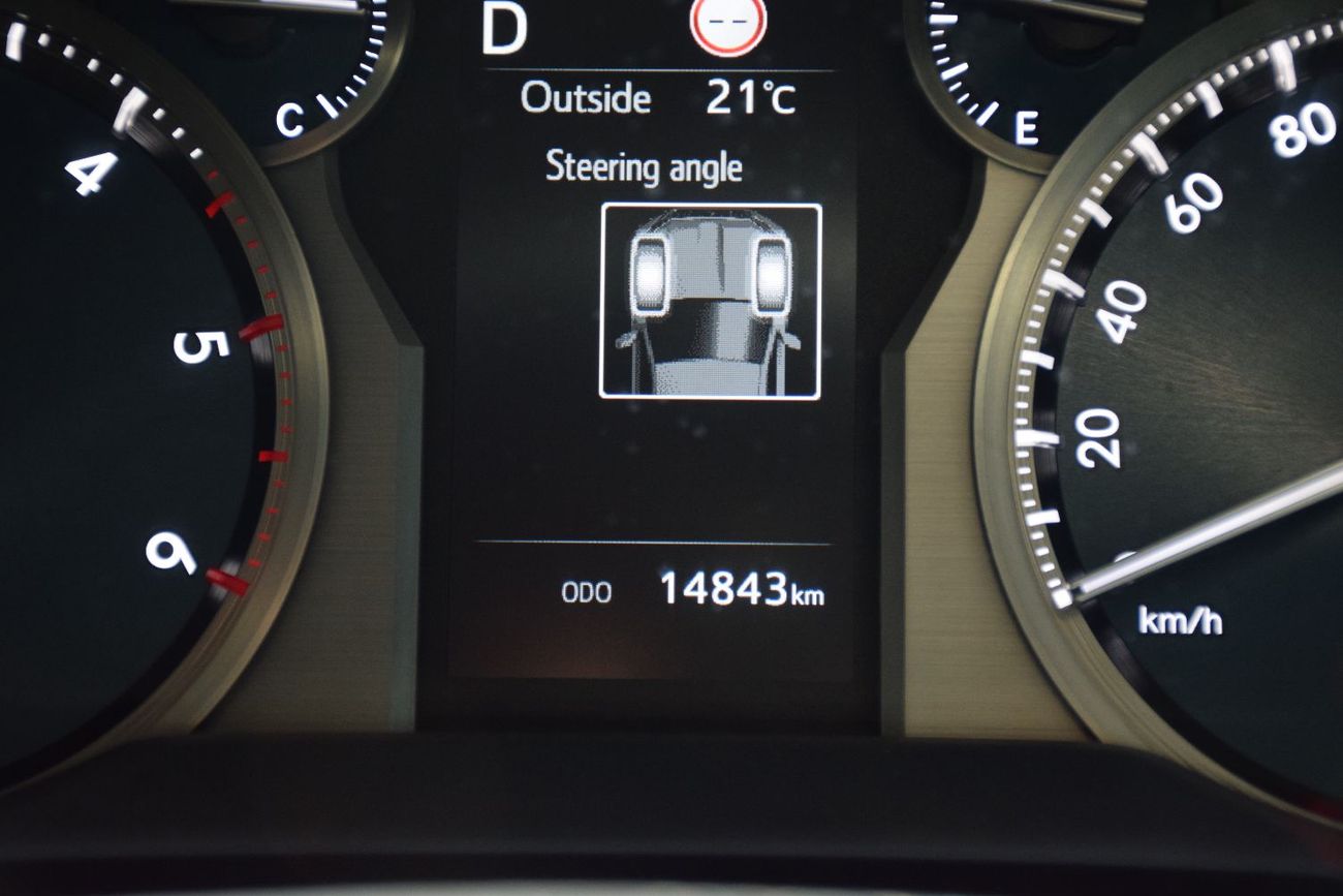 تويوتا برادو Diesel 2.8L 7 Seater. Service History Available