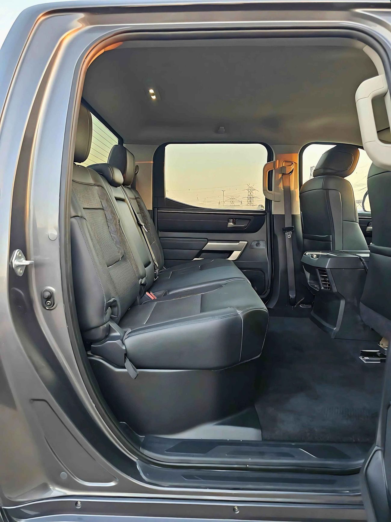 تويوتا تاندرا CREWMAX TRD SR5/ 4WD/ LOW MILEAGE/ ORG AIRBAG/ 2156 MONTHLY/ LOT# 9666