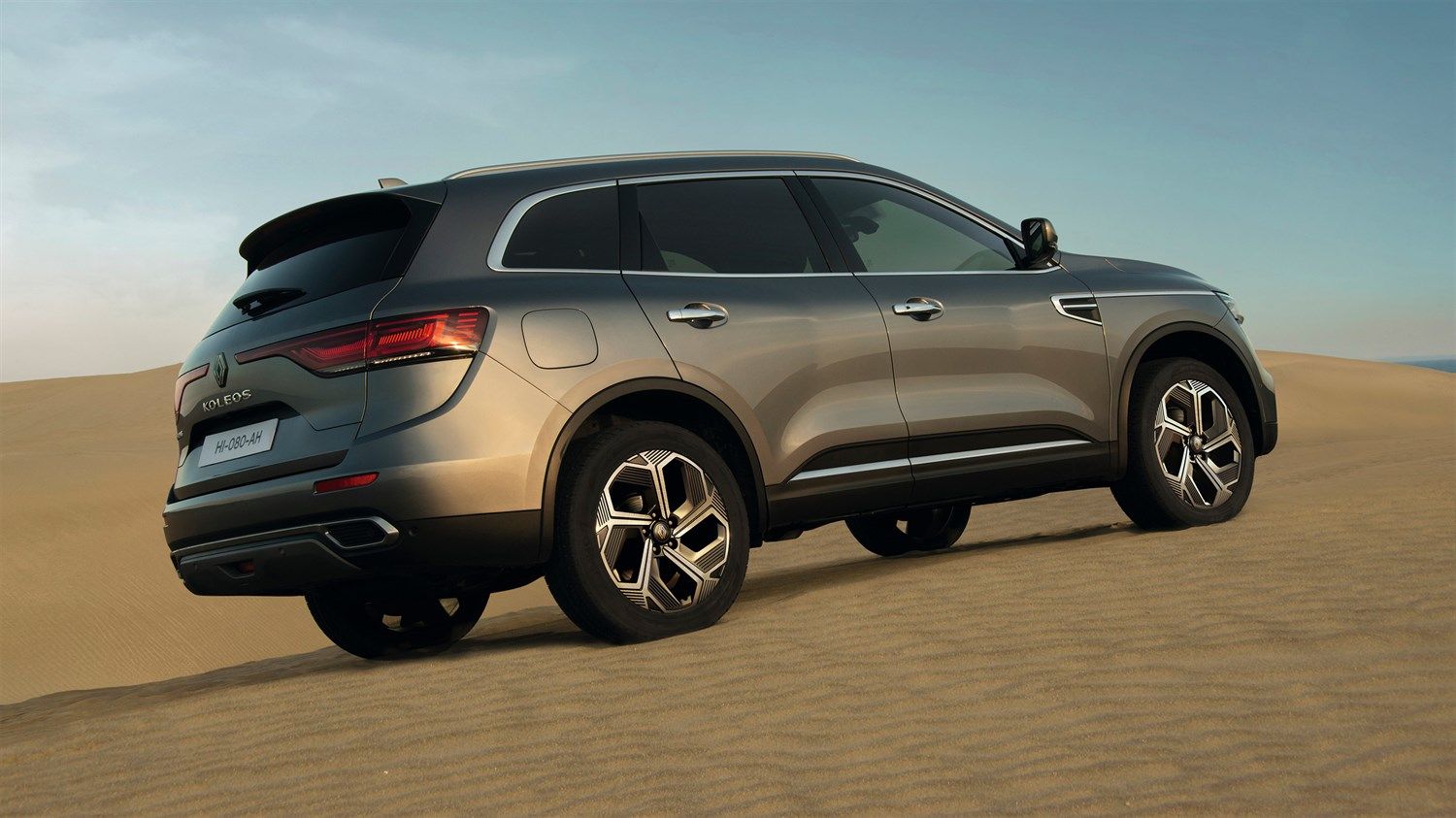 Renault Koleos exterior - Rear Left Angled
