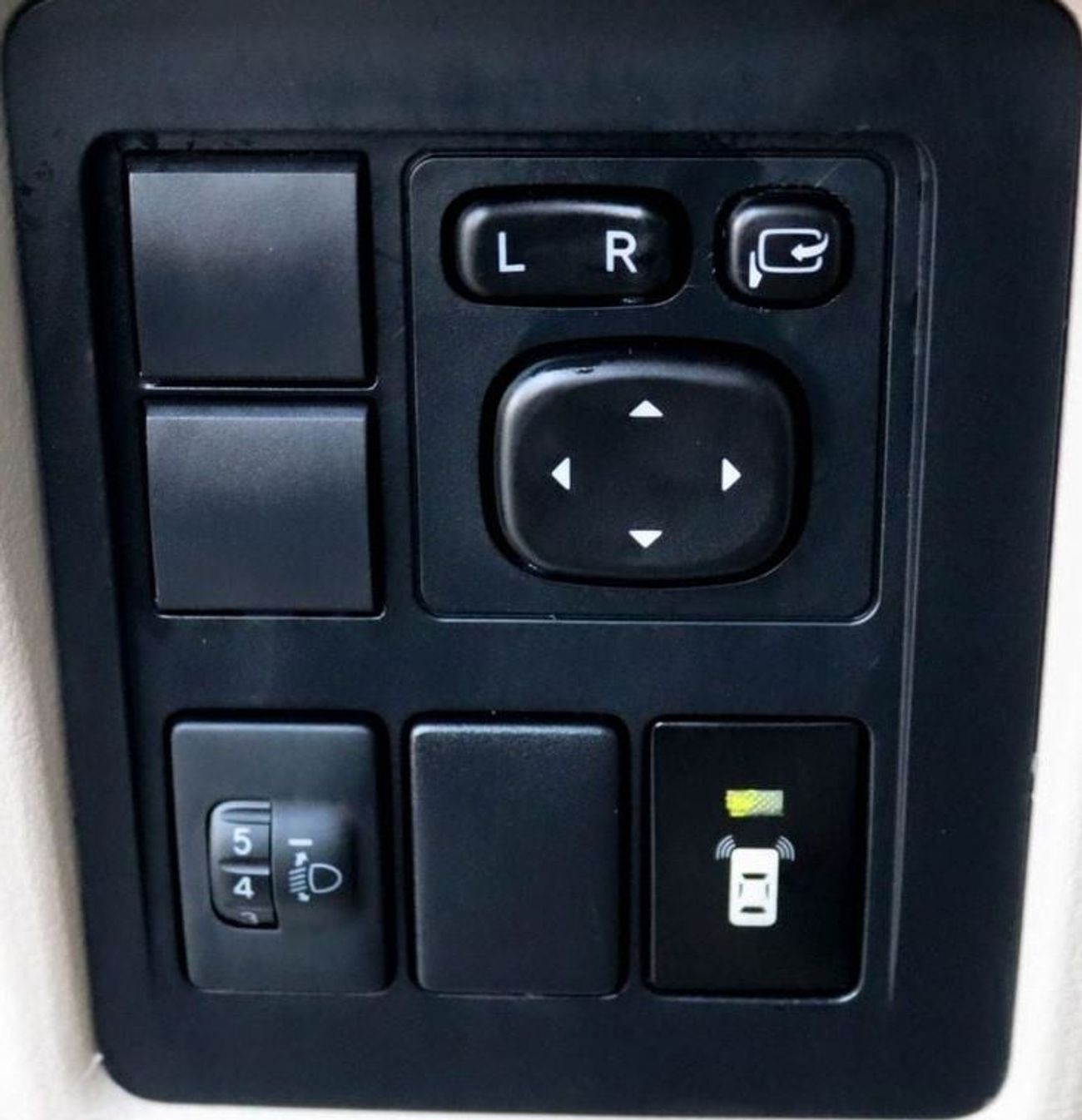 تويوتا برادو GXR 4.0L 4WD Toyota Prado GXR, 4.0L, 2022 GCC, Original Paint, accident-free, in excellent condition