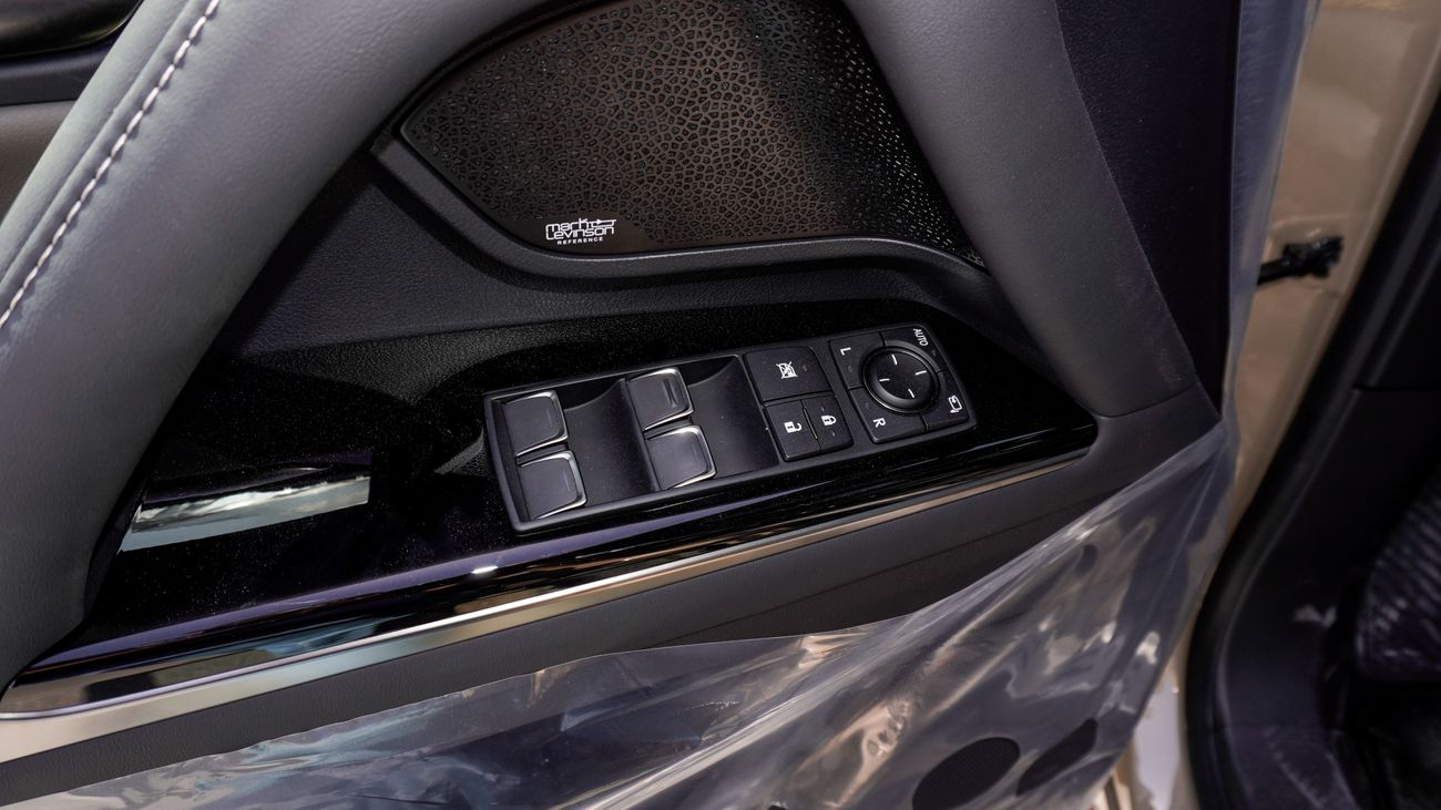 Lexus LX 600 3.5 L V6