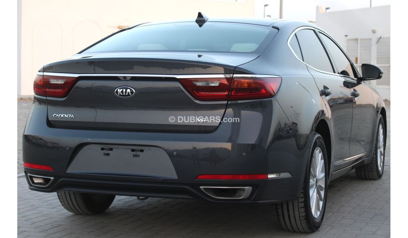 Kia Cadenza kia cadenza 2020 GCC gray excellent condition without accident