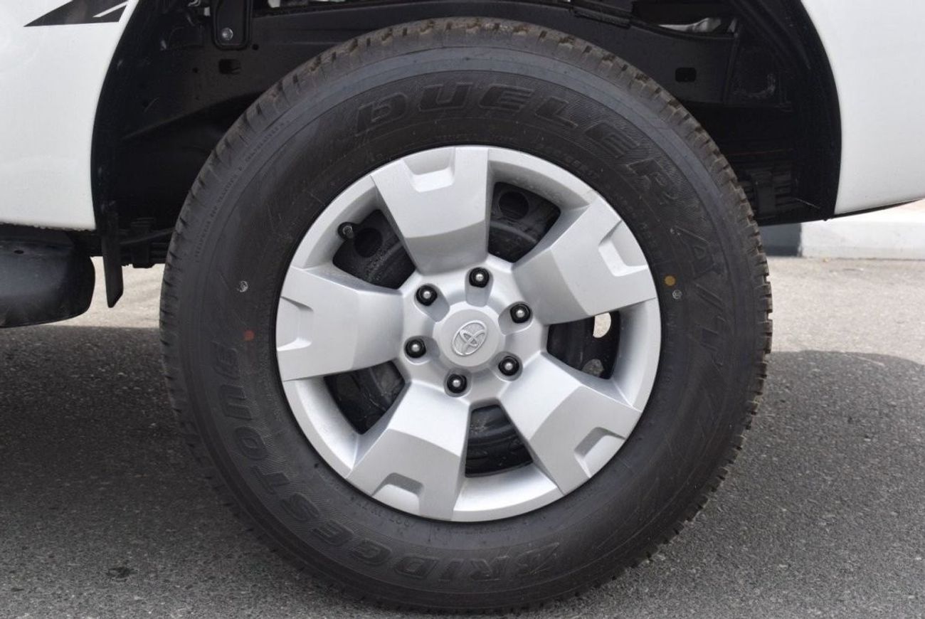 Toyota Hilux TOYOTA HILUX 2.4 med options power window