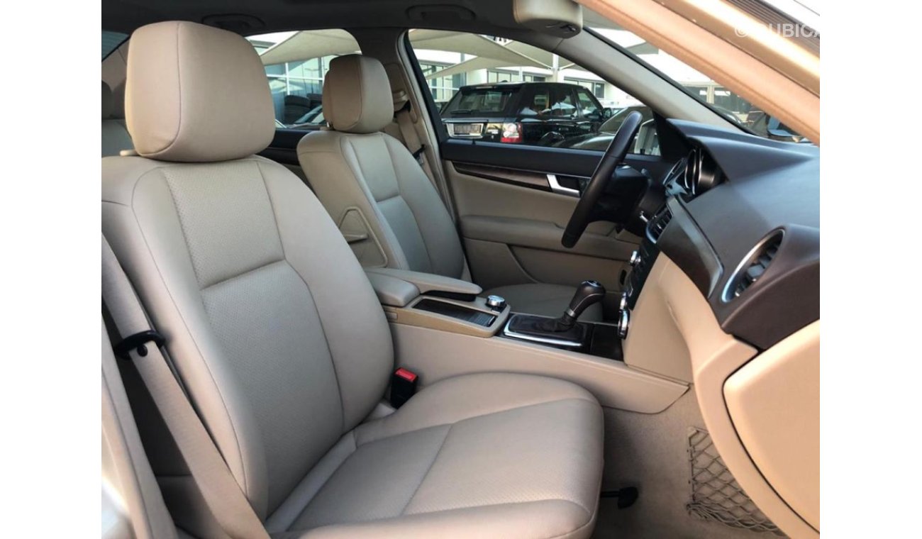 Mercedes-Benz C 200 Mercedes Benz C200 model 2012  GCC car prefect condition full option low mileage sun roof leather s