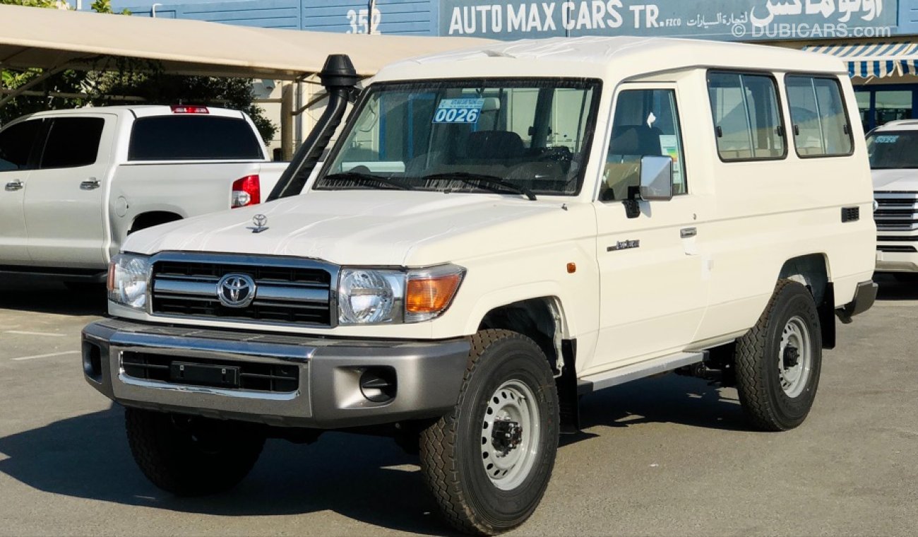 تويوتا لاند كروزر هارد توب 4.0L GASOLINE 3Doors HARDTOP