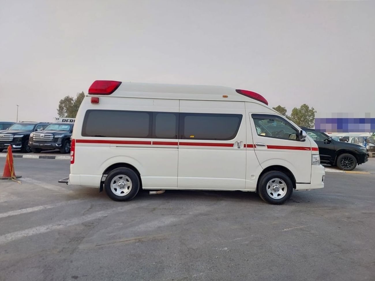 Toyota Hiace TOYOTA HIACE VAN AMBULANCE RHD 2012 MODEL 2.7 L PETROL AUTOMATIC(PM11200)