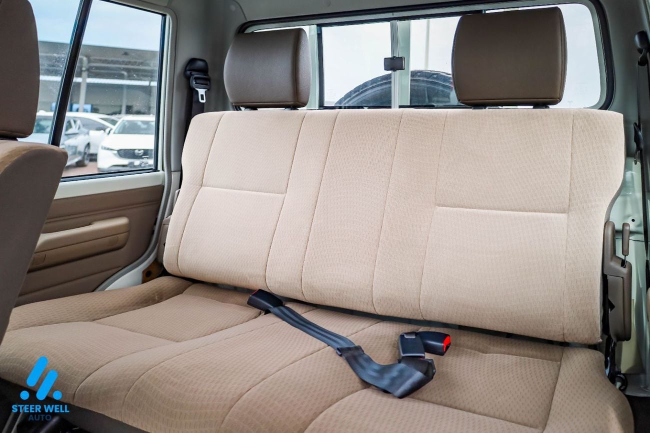 تويوتا لاند كروزر بيك آب Double-Cab LC 79 | 2.8L Turbo DSL | GCC Specs | 4WD MT | Heavy Duty Workhorse | Export Ready