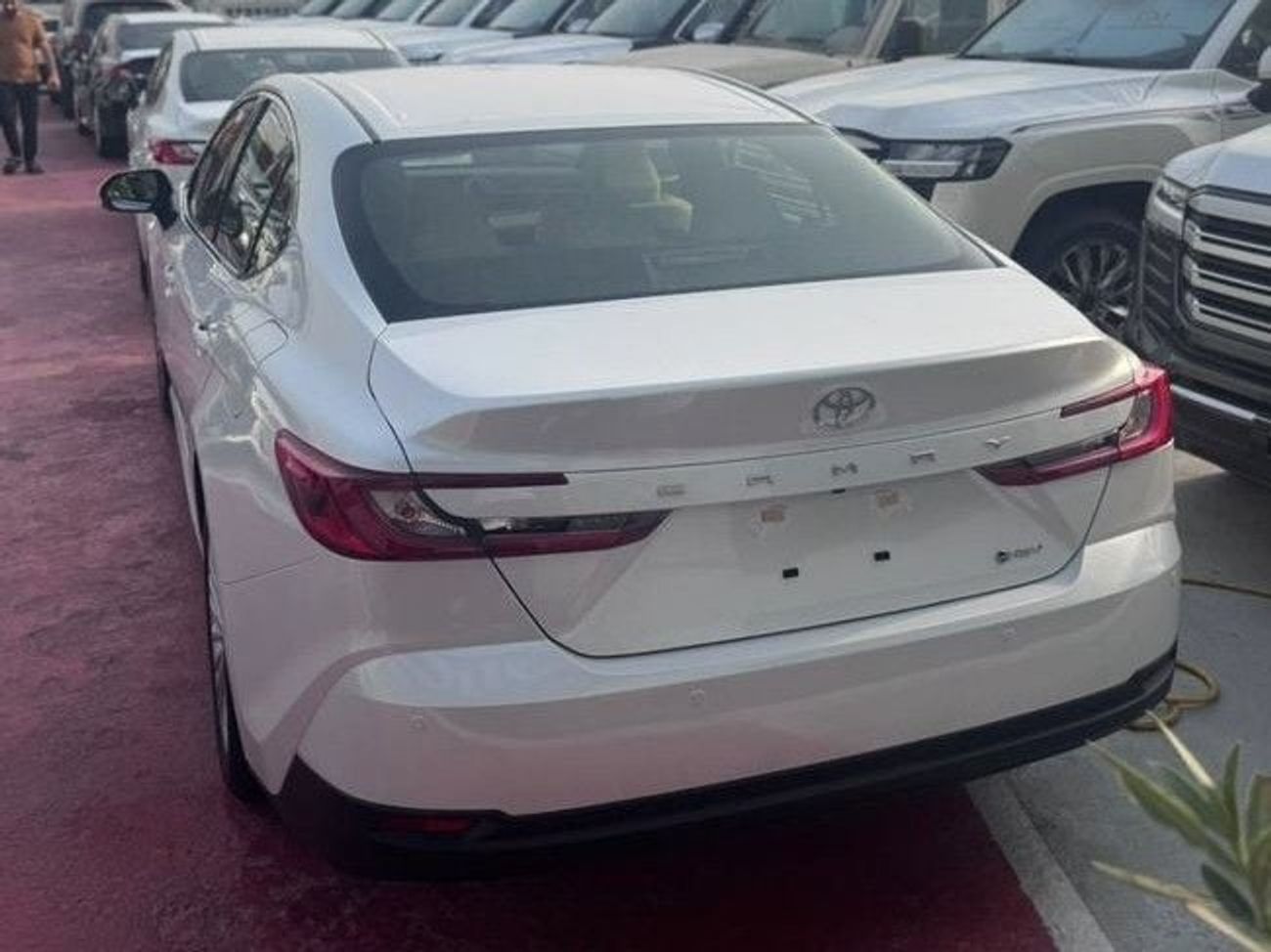 Toyota Camry GLE Toyota Camry GLE EV 2.5L Hybrid 2026 GCC specs (FOR EXPORT ONLY)