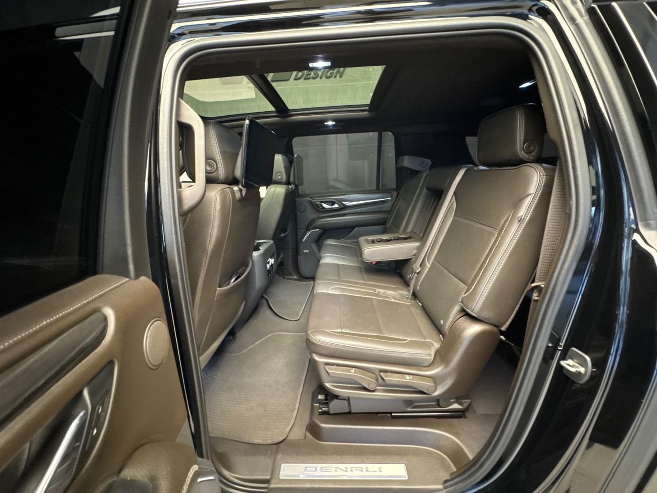 جي أم سي يوكون Denali 6.2L (9 Seater)