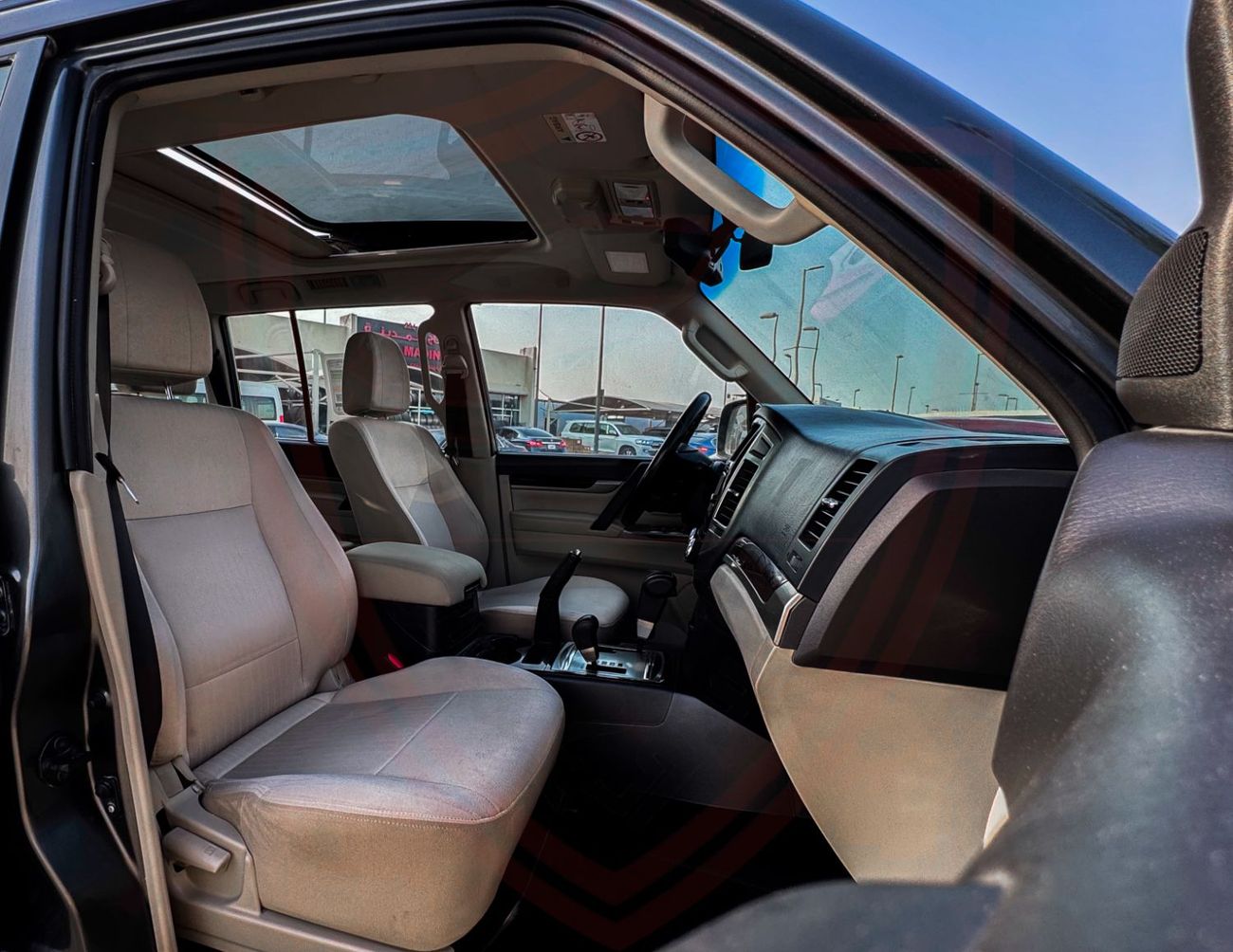 ميتسوبيشي باجيرو ميتسوبيشي باجيرو | V6 | 2022 | خليجي | خالية من الحوادث | بحالة ممتازة | 11:45 شهرياً