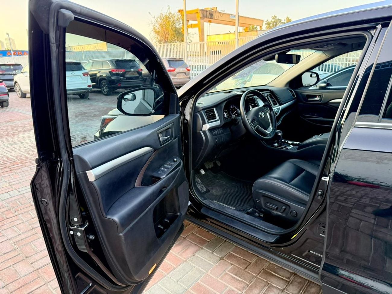 Toyota Highlander 2019 Toyota Highlander XLE 4x4 AWD Full Option