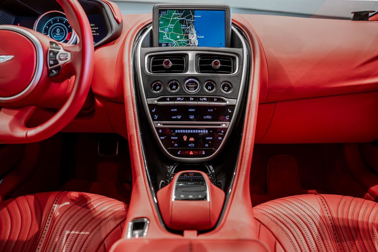 أستون مارتن DB11 Std