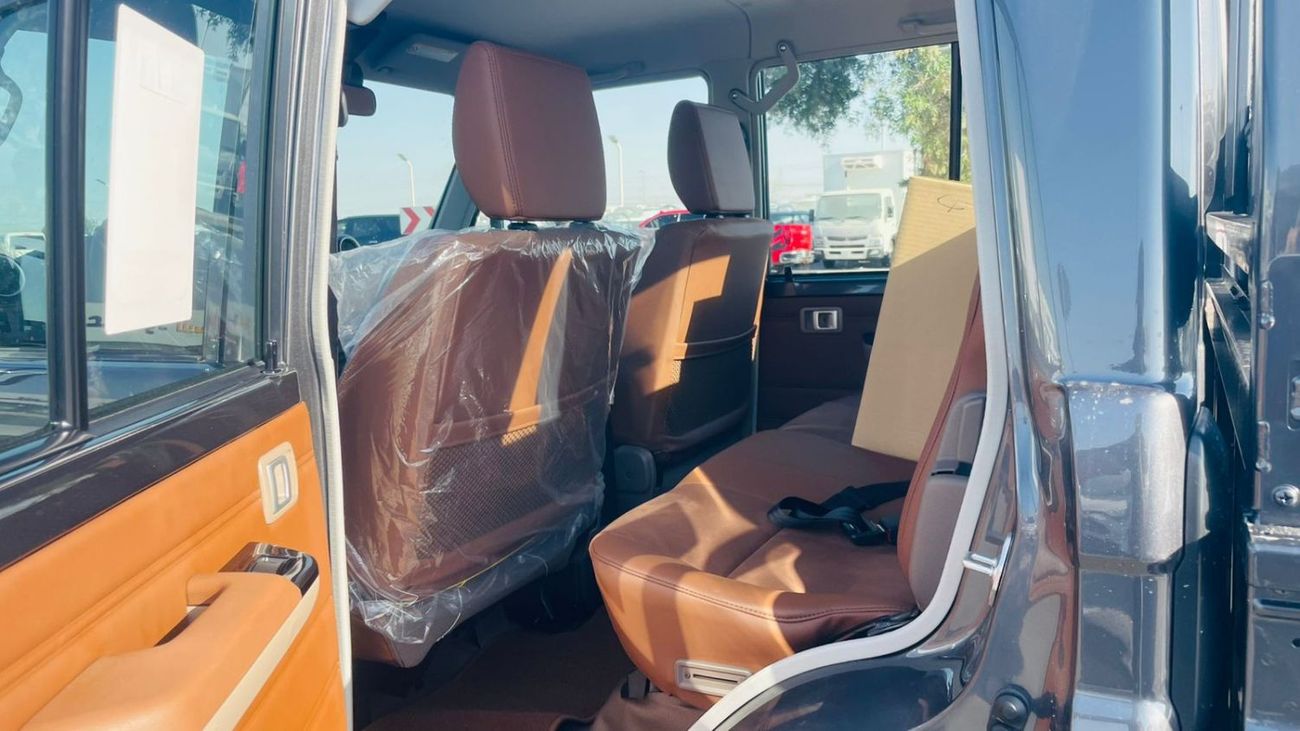 تويوتا لاند كروزر بيك آب LC79 DOUBLE CABIN 70TH ANNIVERSARY 4.0 AUTOMATIC