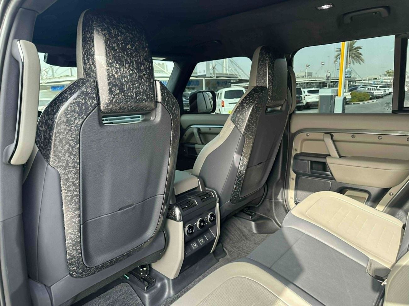 Land Rover Defender Defender Octa 2025 GCC Specs