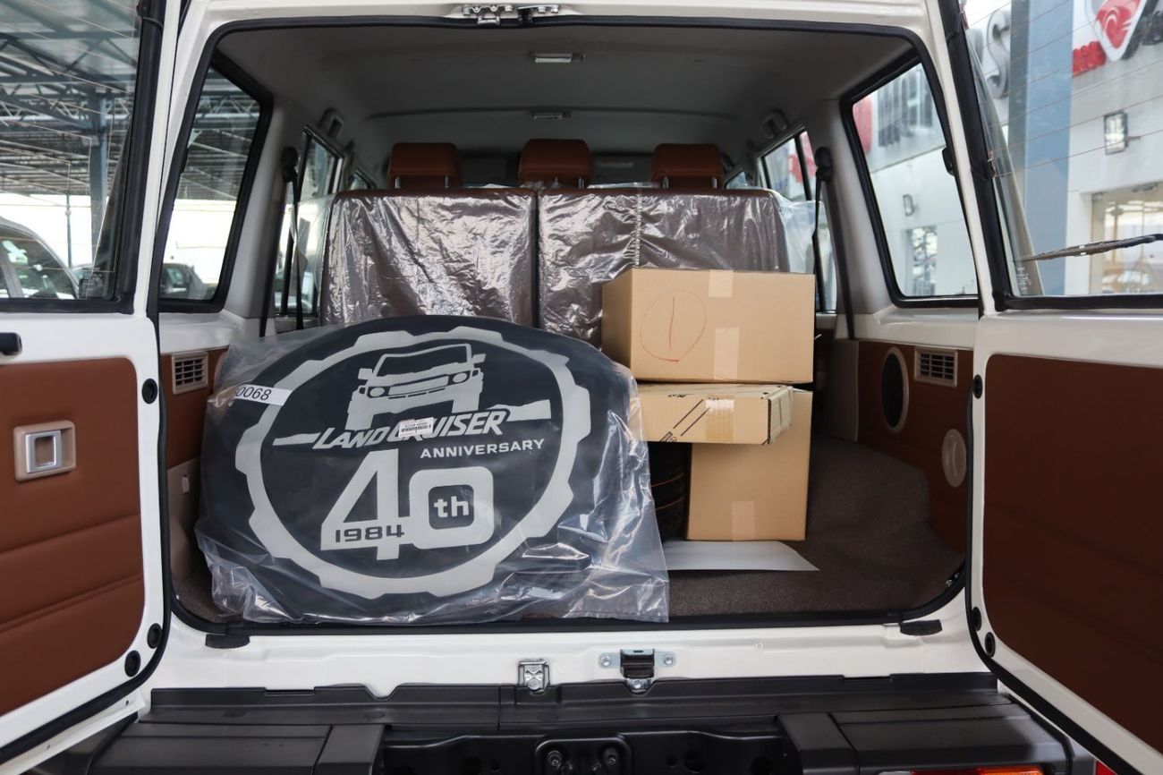 Toyota Land Cruiser 70 2.8 DIESEL MANUAL TRANSMISSION DIFF LOCK **التصدير فقط خارج الخليج*****EXPORT ONLY**
