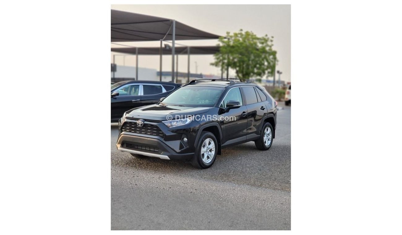 Toyota RAV4 TOYOTA RAV4  XLE FULL OPTION CAR