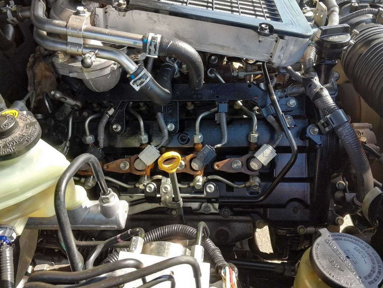 تويوتا لاند كروزر بيك آب GXL RHD 1VD-FTV 4.5L V8 Diesel Engine Manual Gear 4WD Double Cabin 4 Doors 5 Seats
