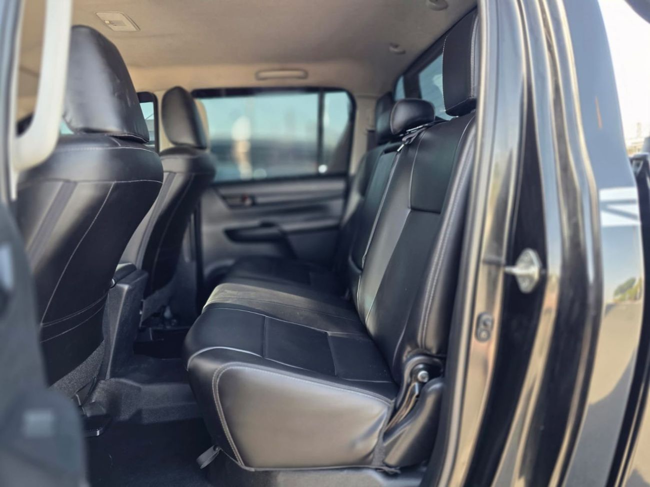 Toyota Hilux 2018 | 2.8L DIESEL | AT | RHD | SPORTS BAR | DOWNHILL ASSIST | CRUISE CONTROL