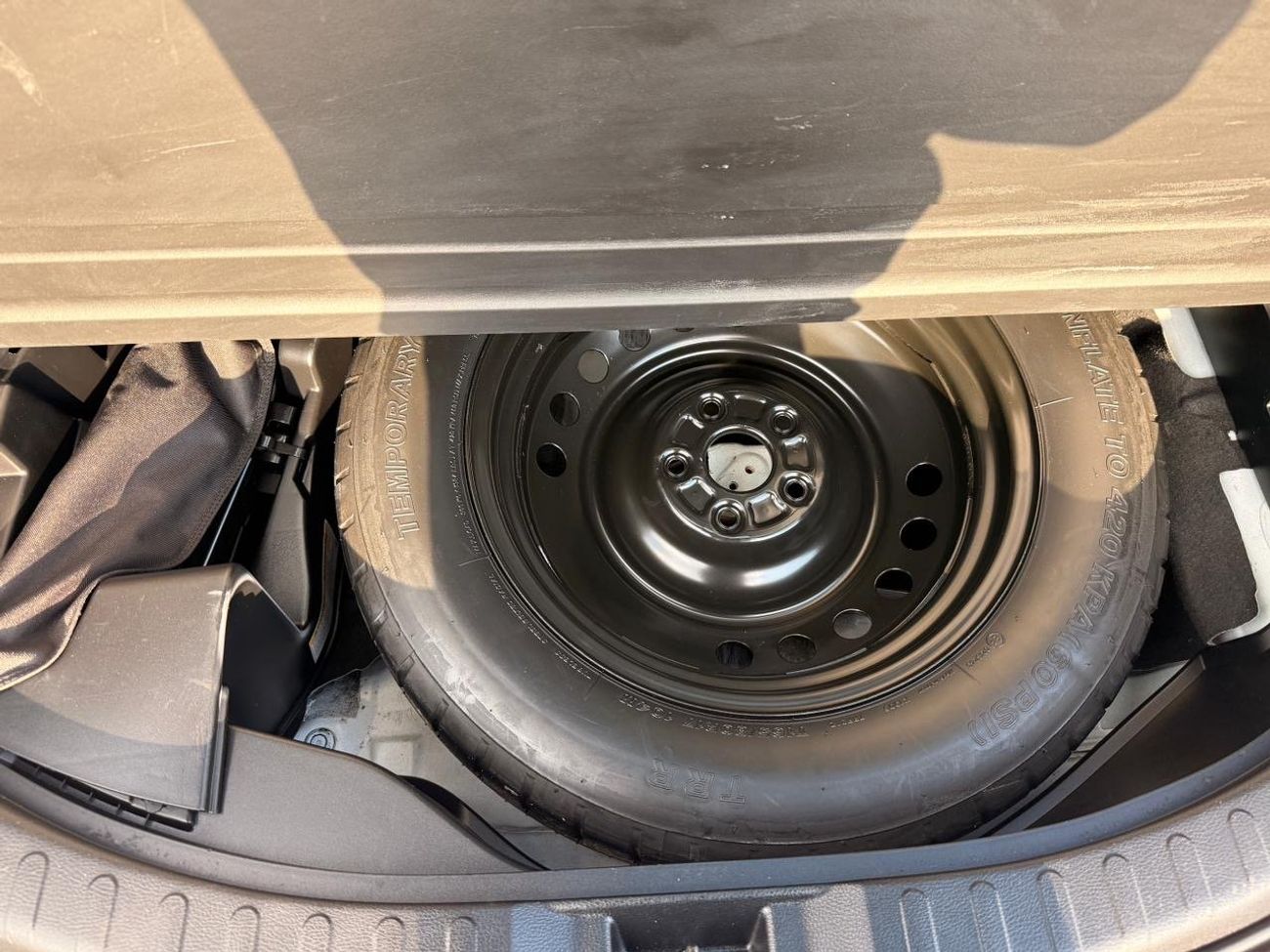 تويوتا راف ٤ SE 2.5L Full option Sunroof, leather 2017