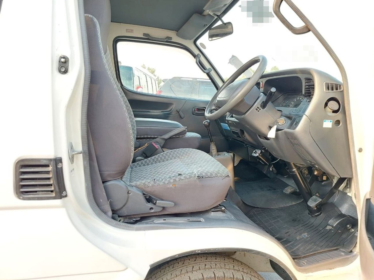 Toyota Hiace TOYOTA HIACE VAN RHD 2002 MODEL 2.0 L PETROL MANUAL(PM07906)