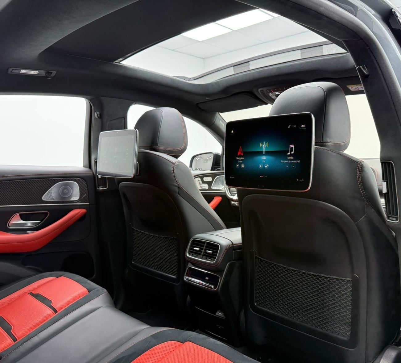 مرسيدس بنز GLE 63 S AMG كوبيه 2021 Mercedes Benz GLE 63 S AMG Coupe, Warranty, Carbon Fiber Interior, Excellent Condition, GCC