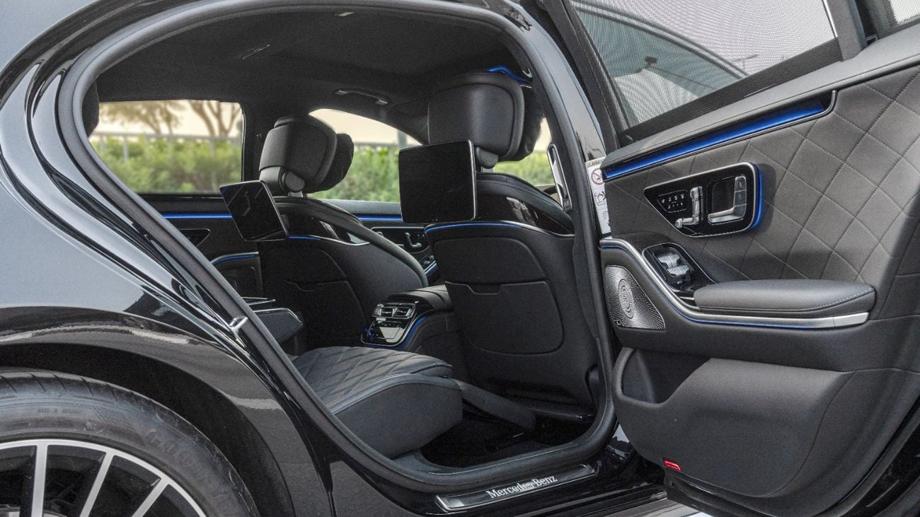 مرسيدس بنز S 580 2025 Mercedes Benz S 580 4Matic 4.0L AT Petrol (Black-Black)