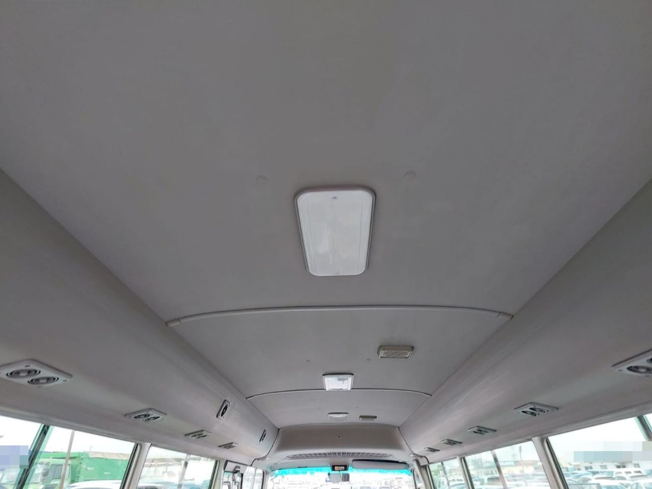 Toyota Coaster TOYOTA COASTER BUS RHD 2004 MODEL 4.0 L DIESEL AUTOMATIC(PM12501)