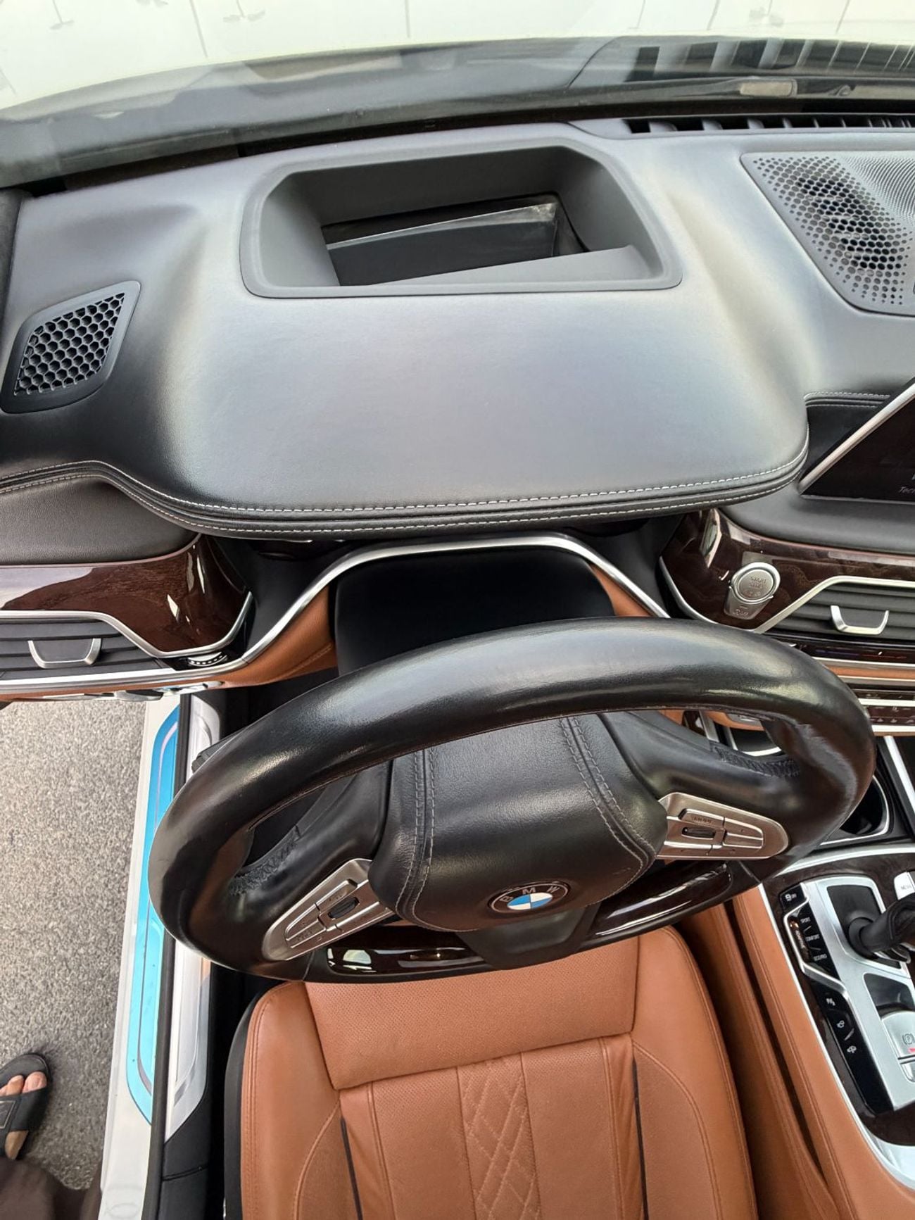 بي أم دبليو 750Li xDrive Executive 4.4L