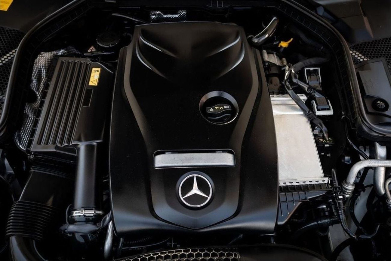 Mercedes-Benz C 200 Mercedes-Benz C200 AMG Pack 2017 GCC under Warranty with Flexible Down-Payment.