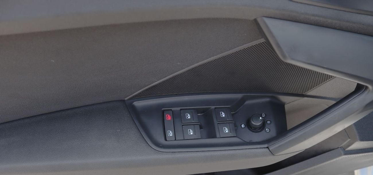 Audi A3 35 TFSI 1.4L 35  AUDI 2022 GCC model in excellent condition with a 1.4L engine - 4 cylinders and a m