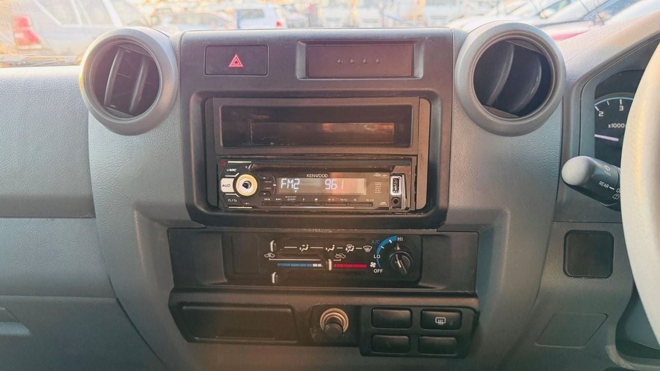 Toyota Land Cruiser 70 FACELIFTED TO 2024 | 4.5L DIESEL ENGINE | MANUAL TRANSMISSION |