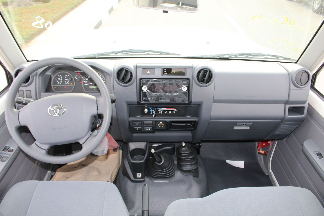 تويوتا لاند كروزر 70 TOYOTA LANDCRUISER 78 4.5L V8 DIESEL 9 SEATER TROOP CARRIER MANUAL