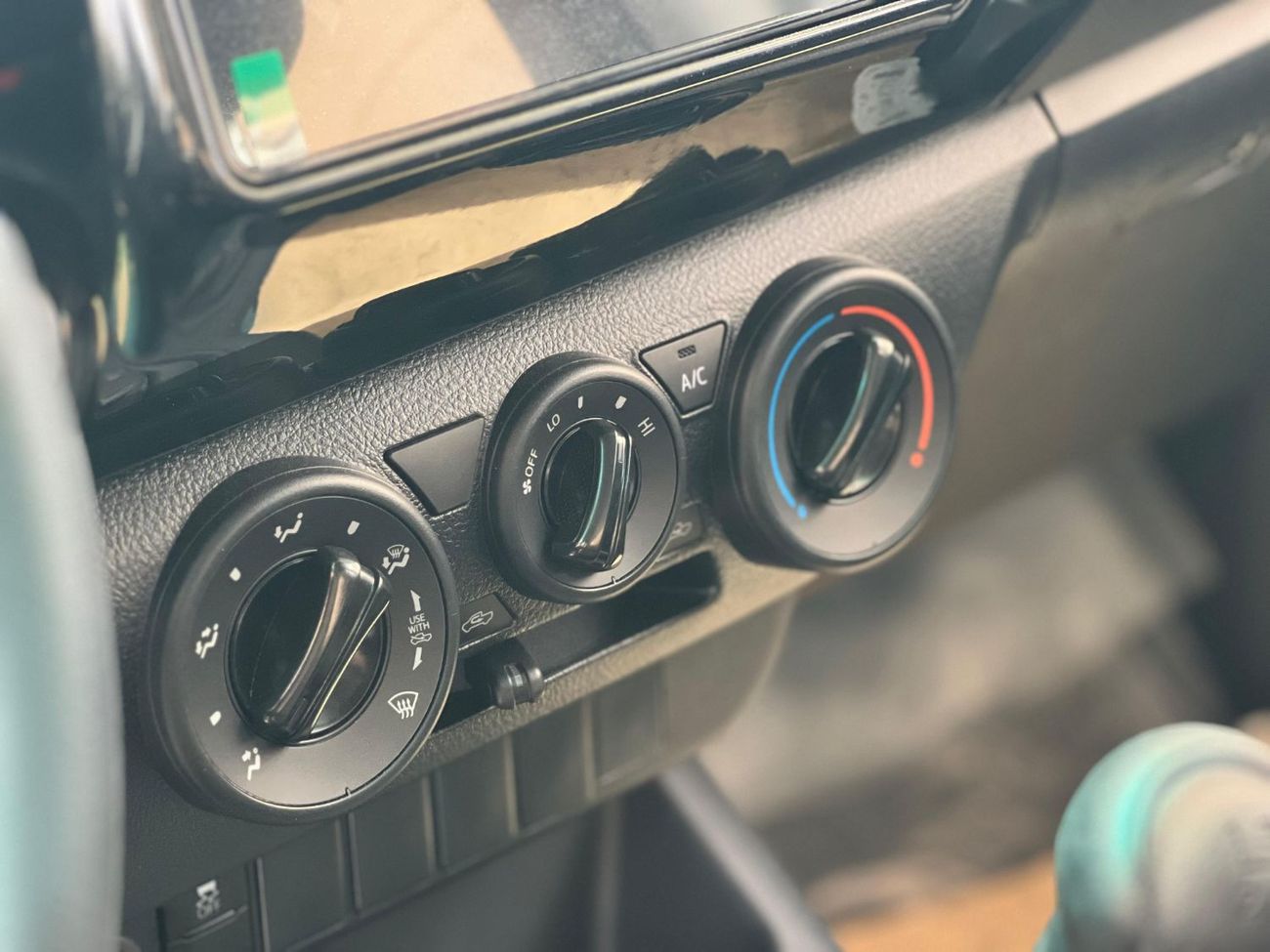 تويوتا هيلوكس TOYOTA HILUX 2.4L - 2WD - MODEL 2025