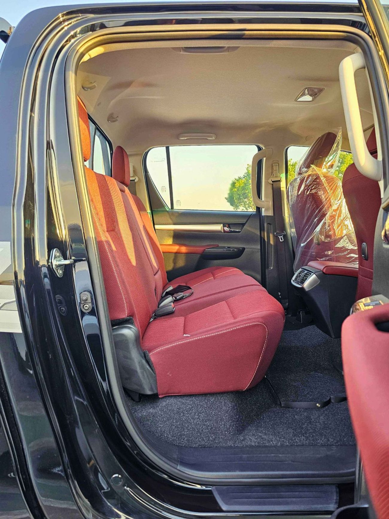 Toyota Hilux SR5 WIDE BODY / 2.4L DIESEL A/T 4WD / REAR CHROME BUMPER / DIFF LOCK / FULL OPTION (CODE#HDAHA)