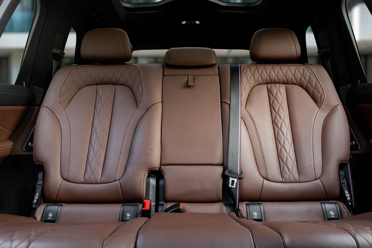 بي أم دبليو X7 xDrive40i M Sport X7 xDrive40i M-Kit | 6,463 P.M | 0% Downpayment | BMW WARRANTY!